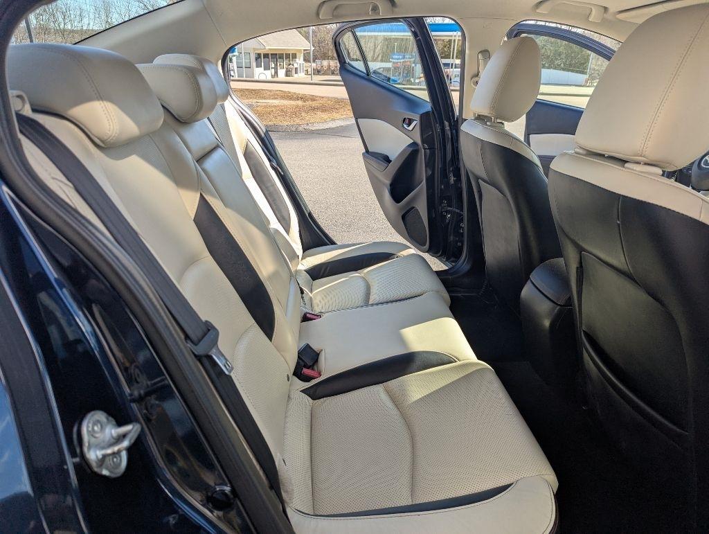 Mazda MAZDA3 s Grand Touring MT 4-Door 2015