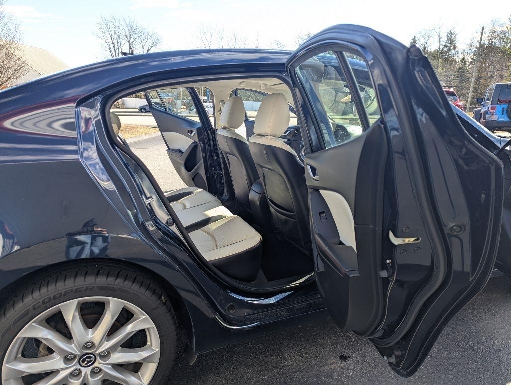 Mazda MAZDA3 s Grand Touring MT 4-Door 2015