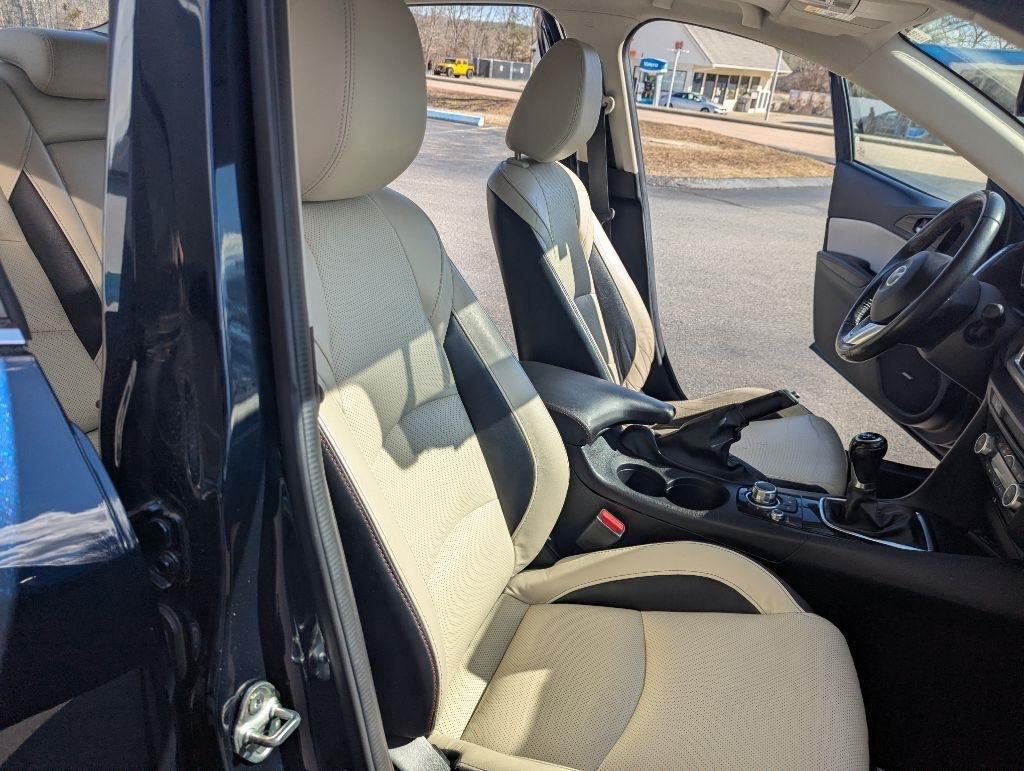 Mazda MAZDA3 s Grand Touring MT 4-Door 2015