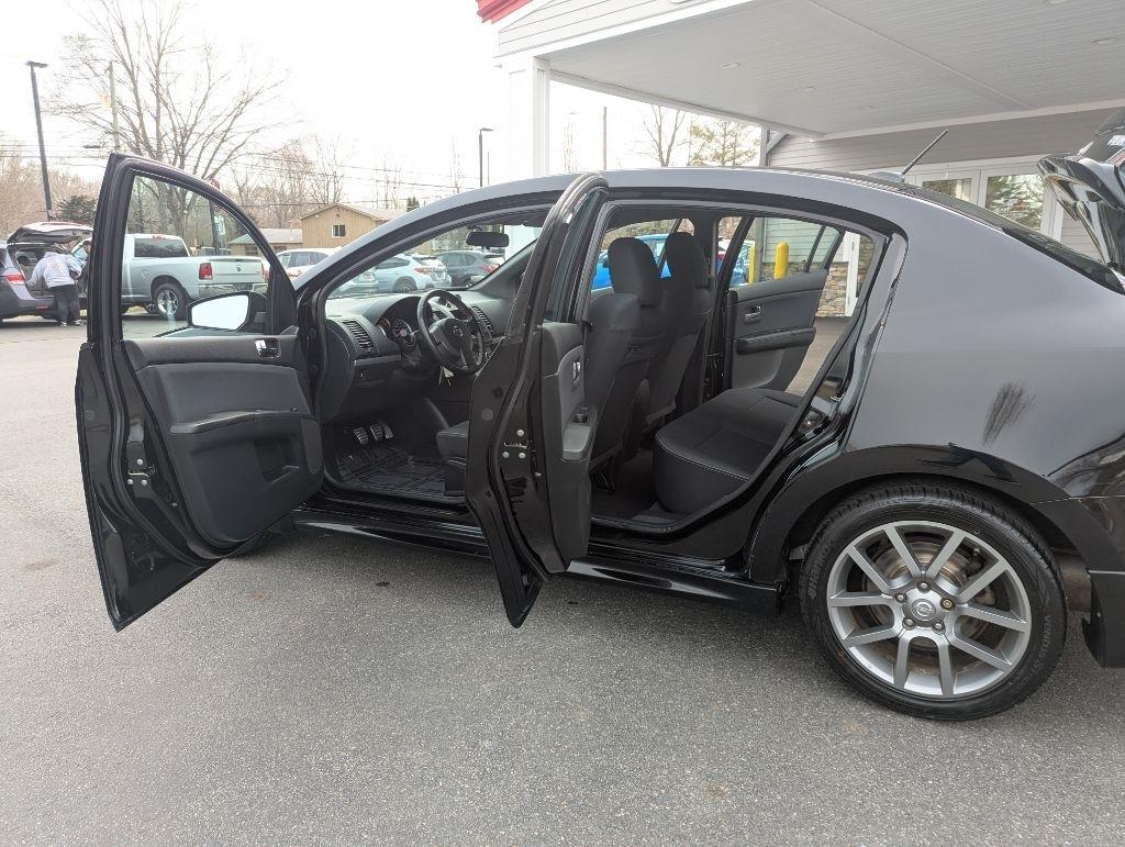 Nissan Sentra SE-R Spec V 2012