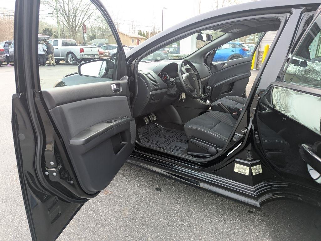 Nissan Sentra SE-R Spec V 2012