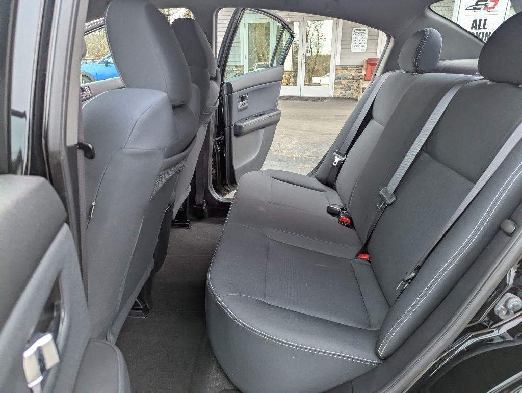 Nissan Sentra SE-R Spec V 2012