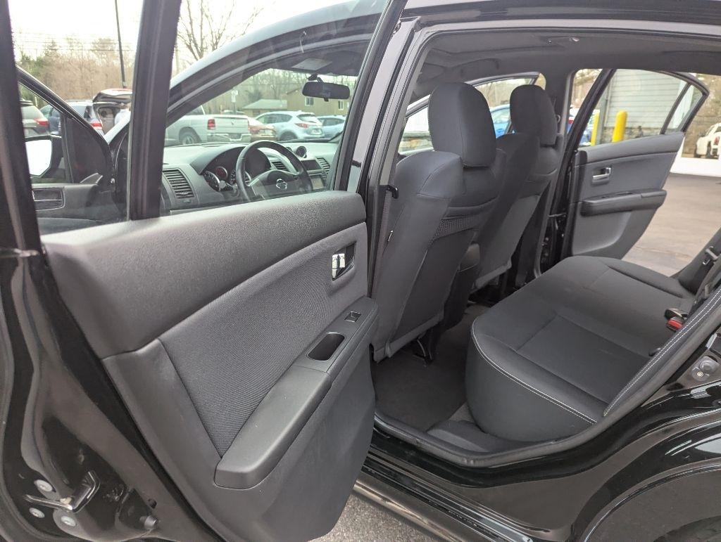 Nissan Sentra SE-R Spec V 2012