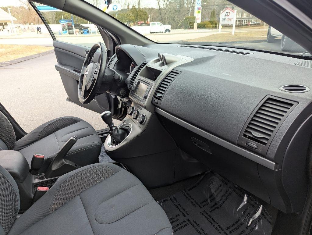 Nissan Sentra SE-R Spec V 2012