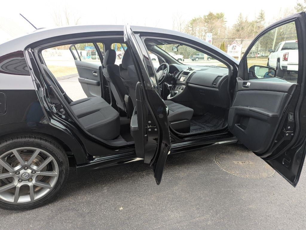 Nissan Sentra SE-R Spec V 2012