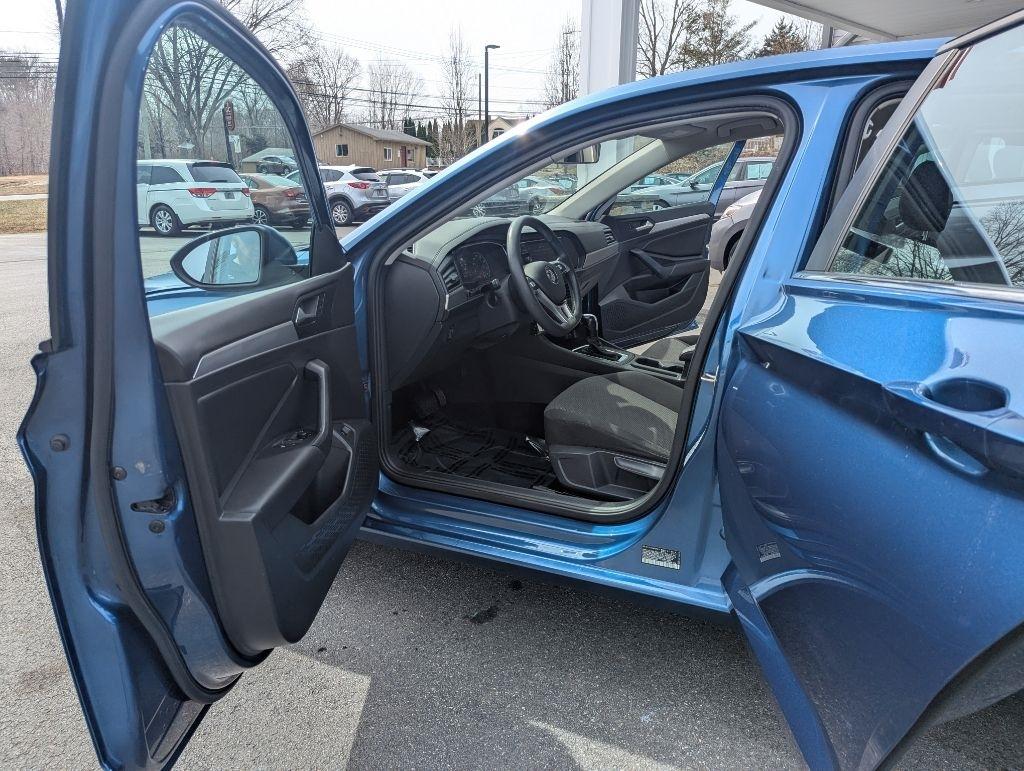 Volkswagen Jetta 1.4T S 8A 2019