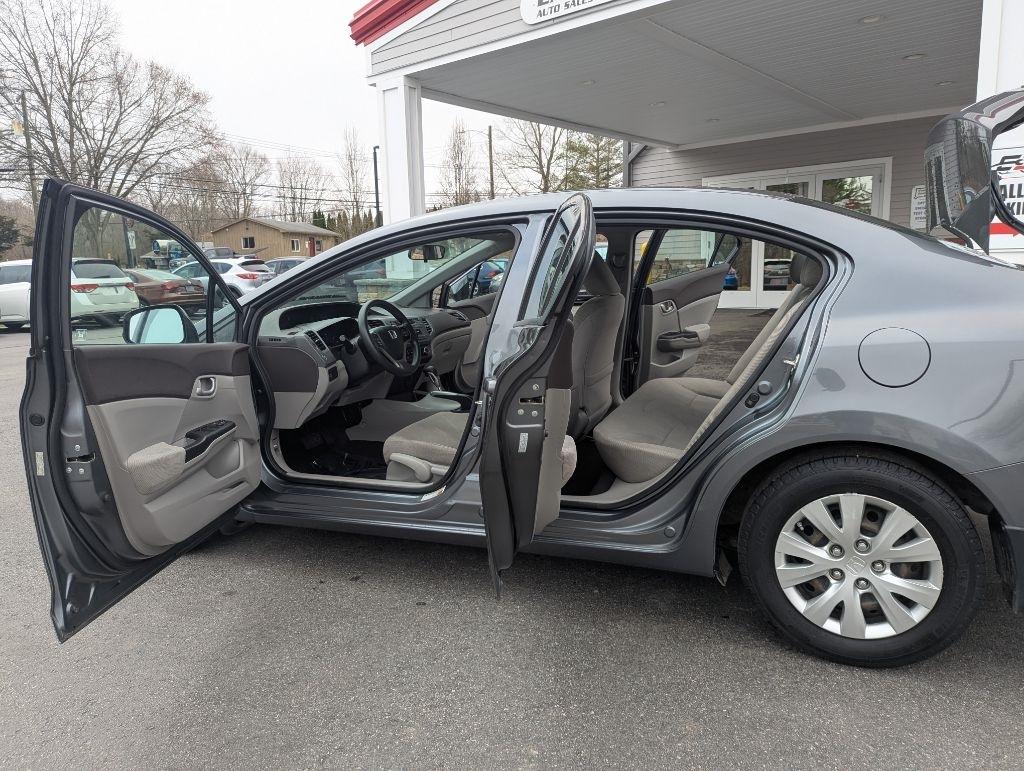 Honda Civic LX Sedan 5-Speed AT 2012