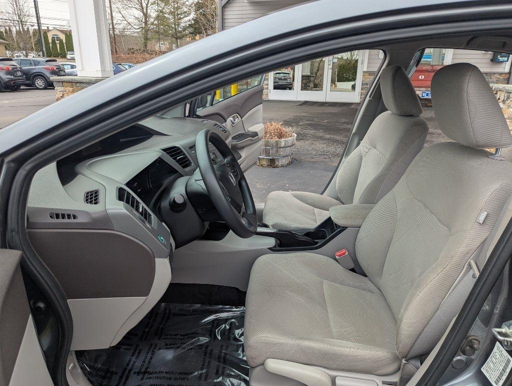 Honda Civic LX Sedan 5-Speed AT 2012