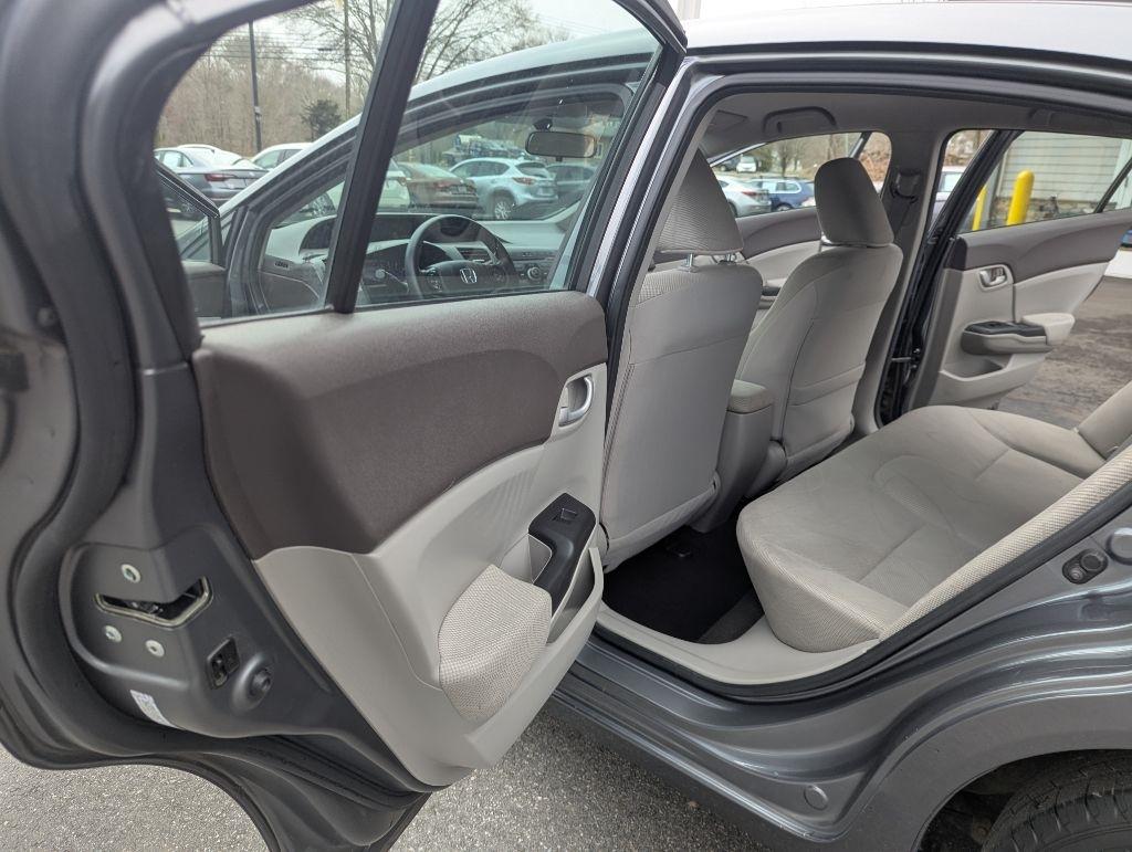 Honda Civic LX Sedan 5-Speed AT 2012