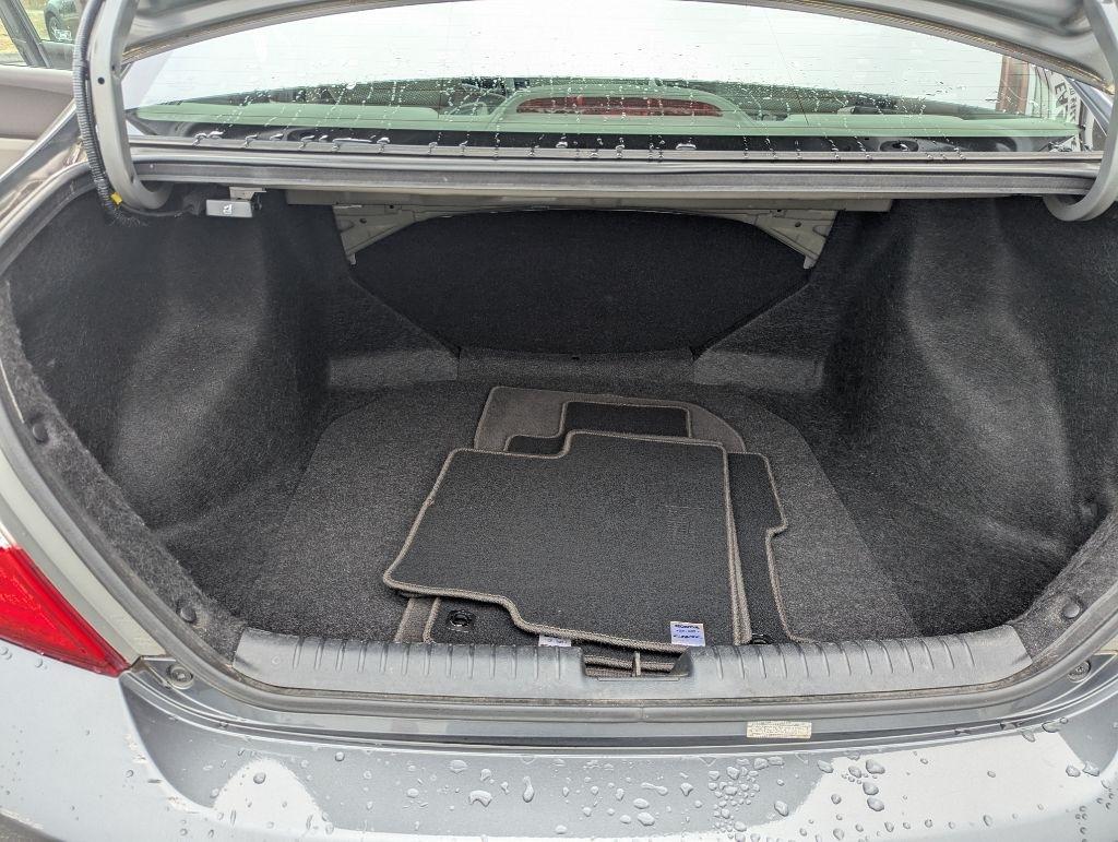 Honda Civic LX Sedan 5-Speed AT 2012