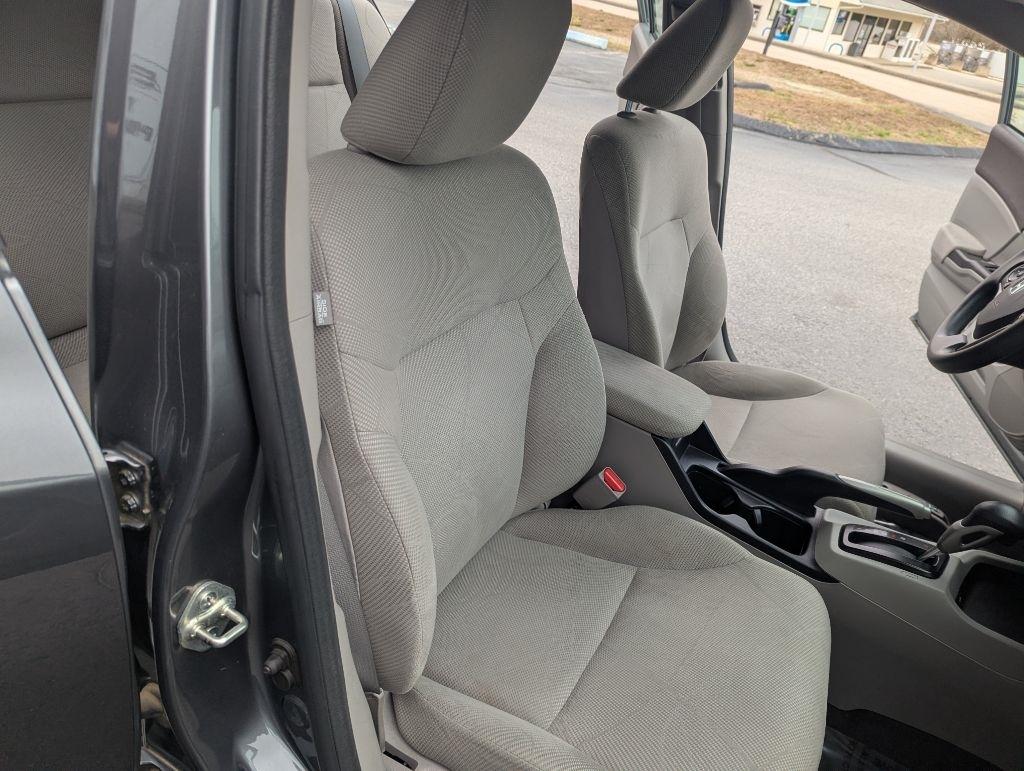 Honda Civic LX Sedan 5-Speed AT 2012