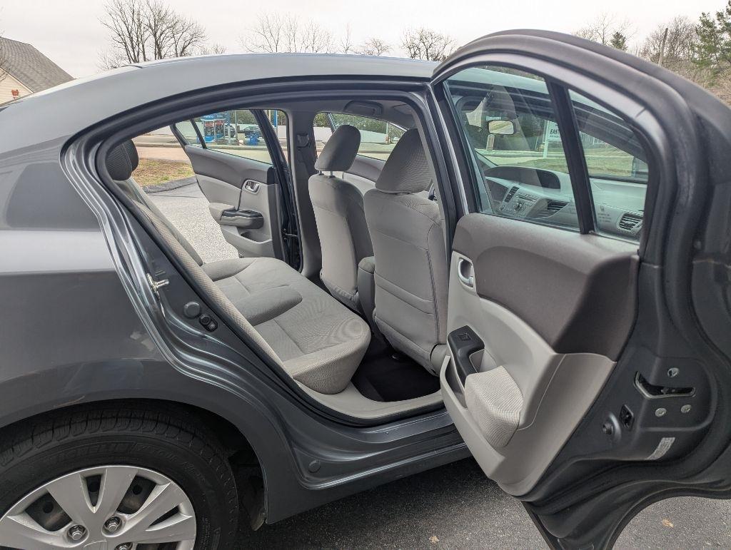 Honda Civic LX Sedan 5-Speed AT 2012