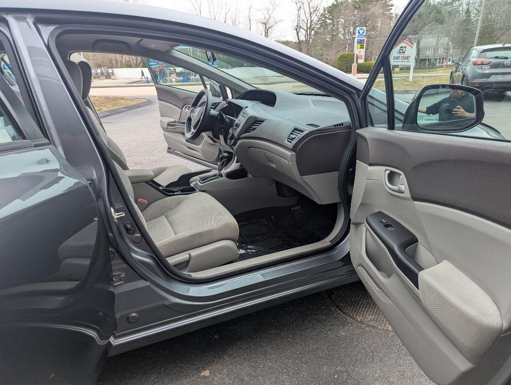 Honda Civic LX Sedan 5-Speed AT 2012