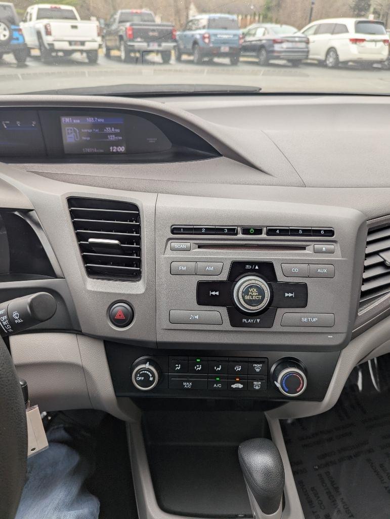 Honda Civic LX Sedan 5-Speed AT 2012