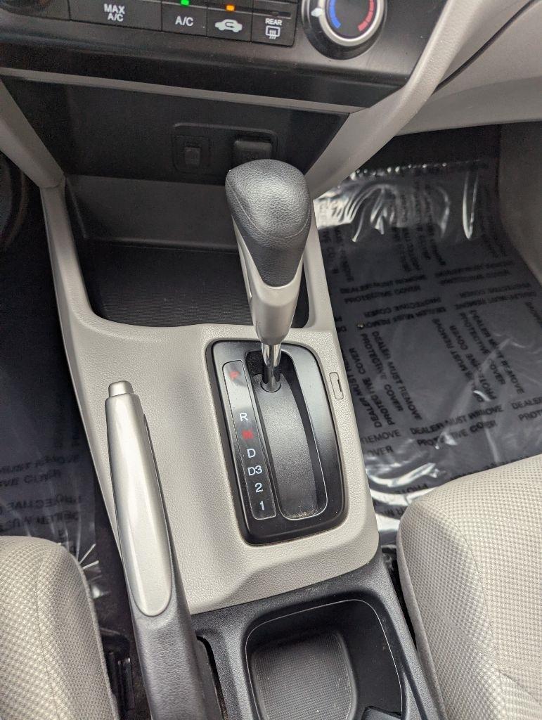 Honda Civic LX Sedan 5-Speed AT 2012