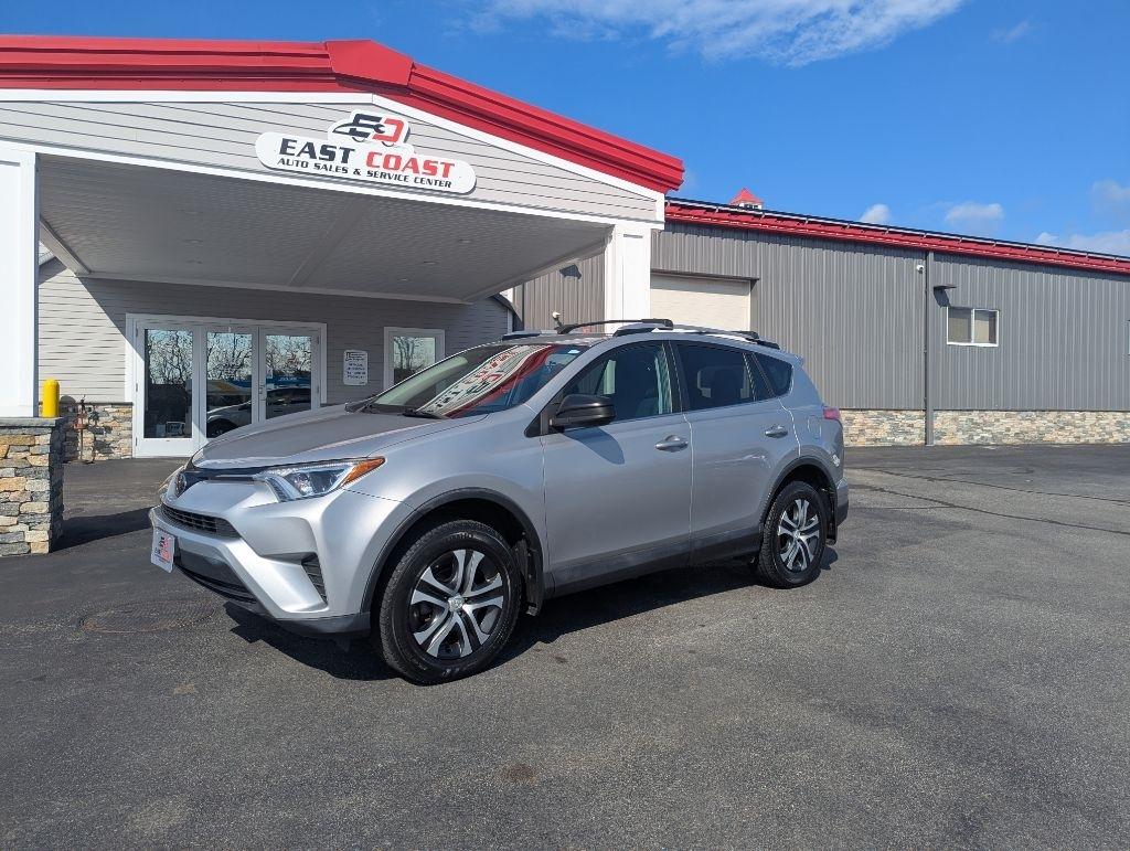 Toyota RAV4 LE AWD 2018