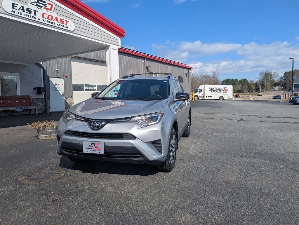 Toyota RAV4 LE AWD 2018