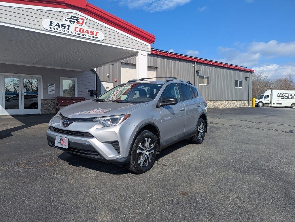 Toyota RAV4 LE AWD 2018