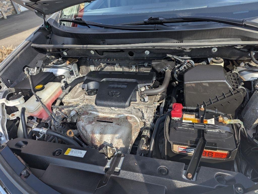 Toyota RAV4 LE AWD 2018