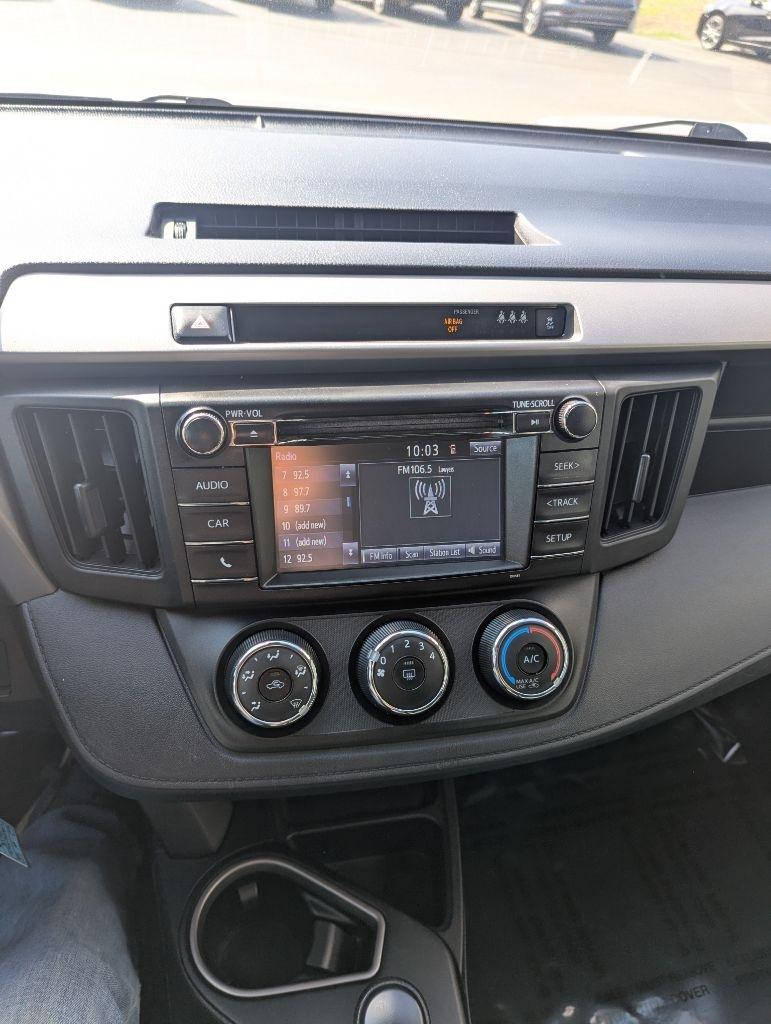 Toyota RAV4 LE AWD 2018