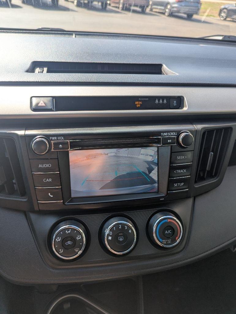 Toyota RAV4 LE AWD 2018