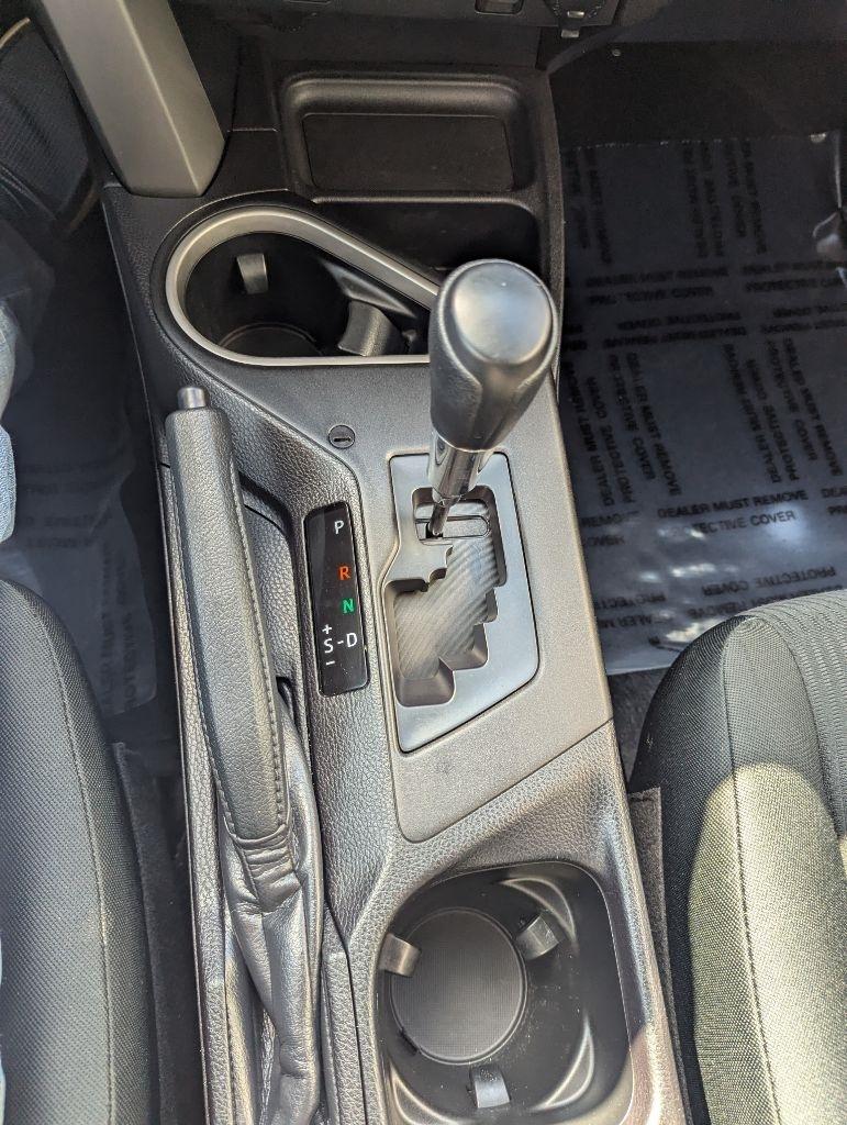 Toyota RAV4 LE AWD 2018