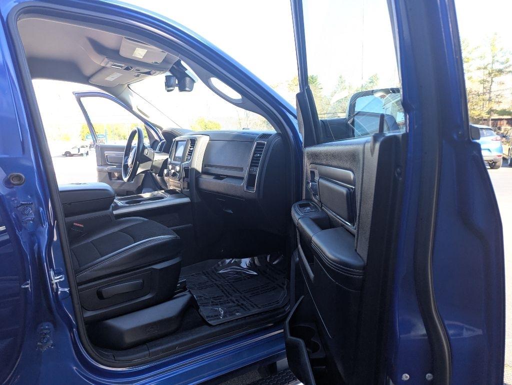 RAM 1500 Sport Crew Cab SWB 4WD 2016