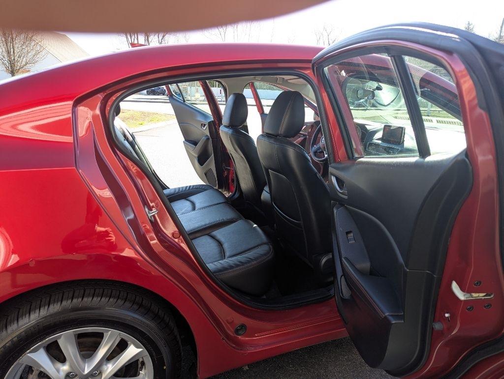 Mazda MAZDA3 I Grand Touring AT 4-Door 2015