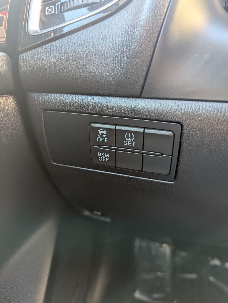 Mazda MAZDA3 I Grand Touring AT 4-Door 2015