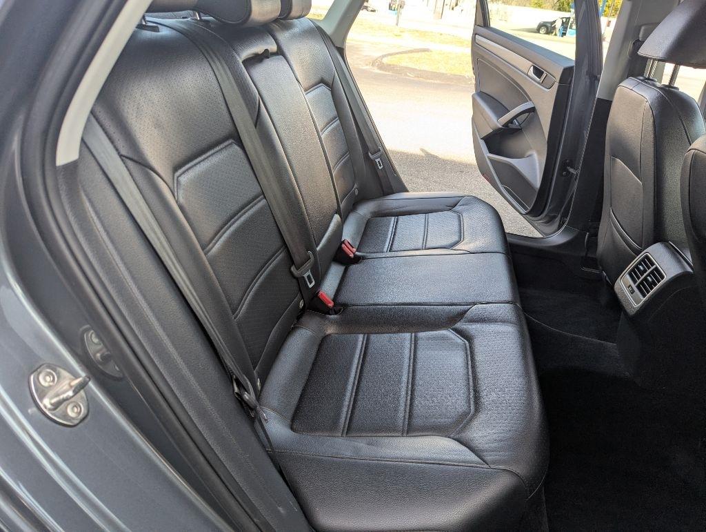 Volkswagen Passat TDI SE 6A w/ Sunroof 2015