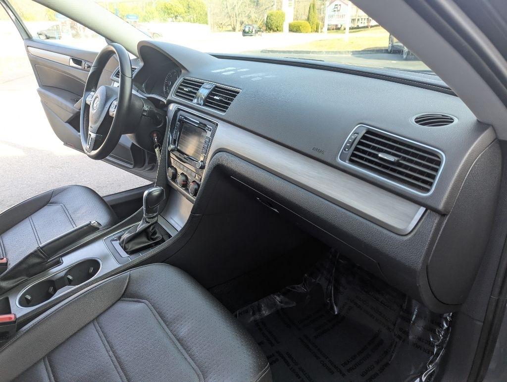 Volkswagen Passat TDI SE 6A w/ Sunroof 2015