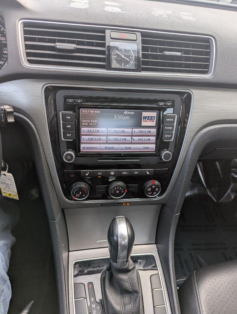 Volkswagen Passat TDI SE 6A w/ Sunroof 2015