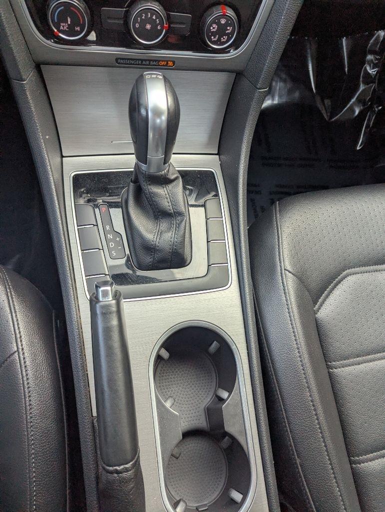 Volkswagen Passat TDI SE 6A w/ Sunroof 2015