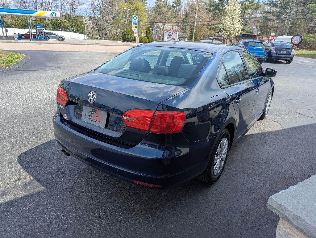 Volkswagen Jetta S 2012