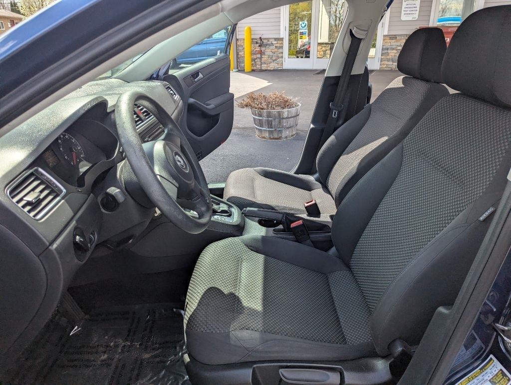 Volkswagen Jetta S 2012