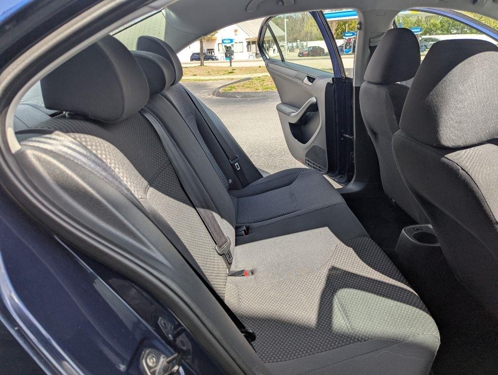 Volkswagen Jetta S 2012