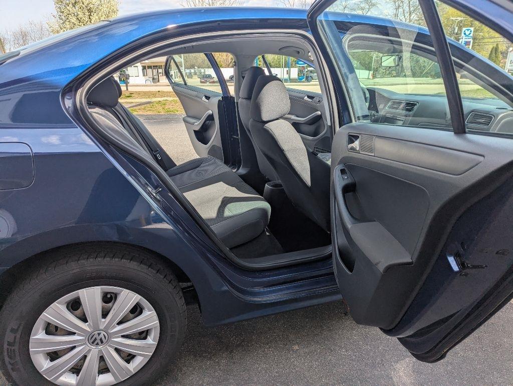 Volkswagen Jetta S 2012