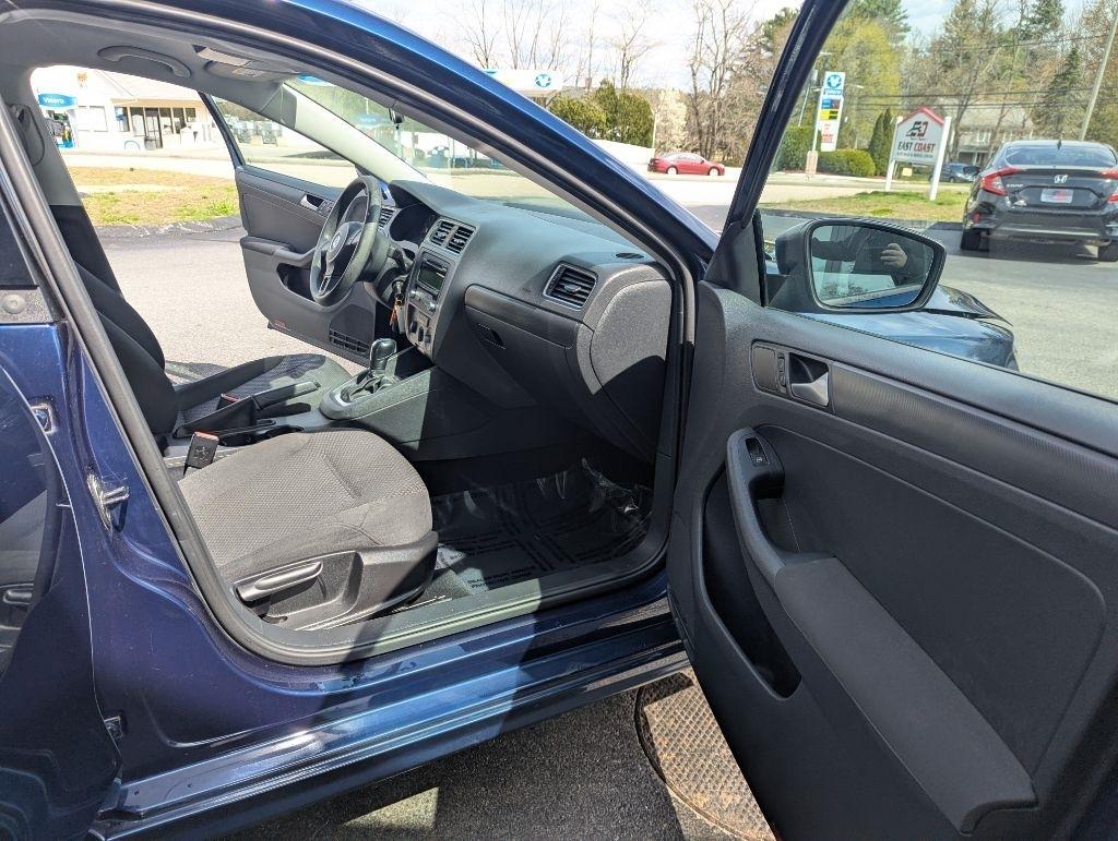 Volkswagen Jetta S 2012