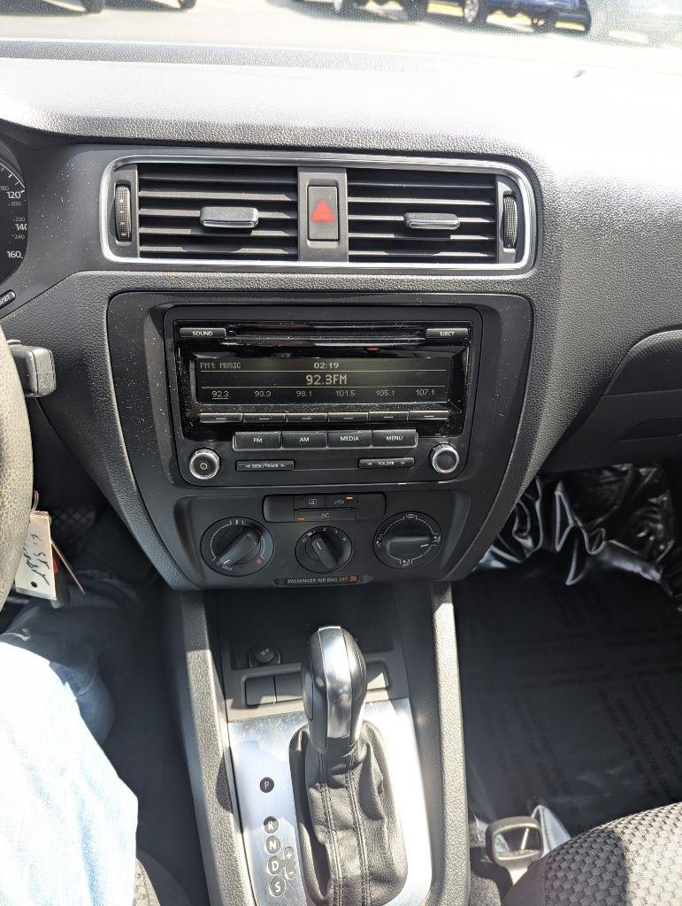 Volkswagen Jetta S 2012