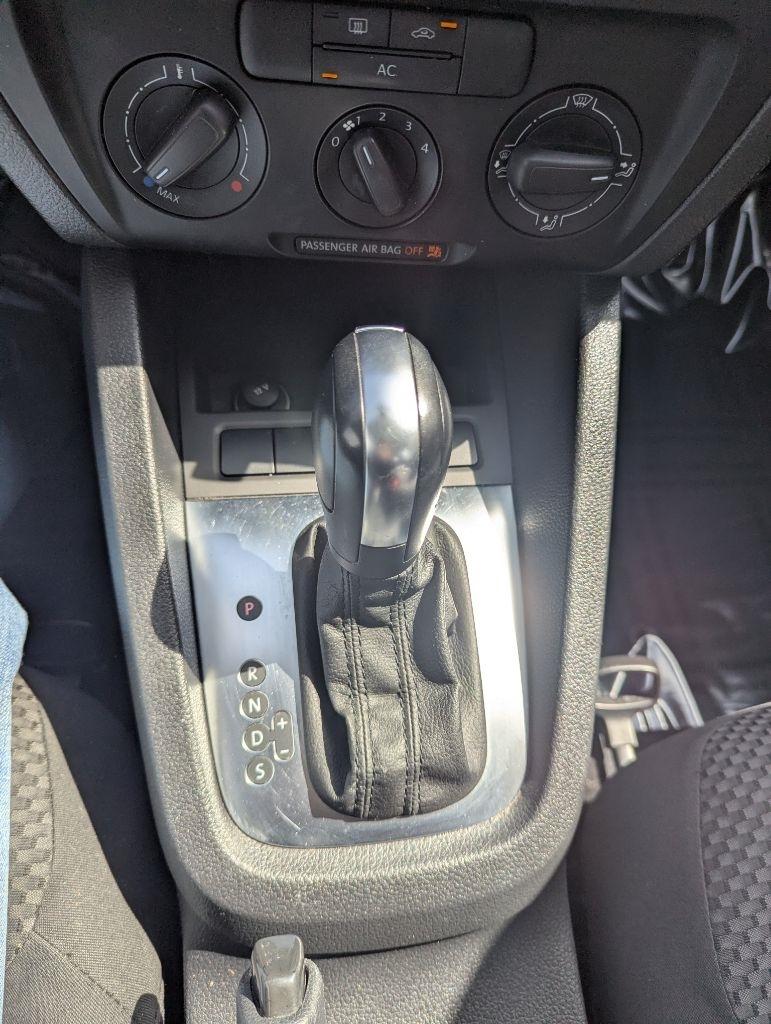 Volkswagen Jetta S 2012