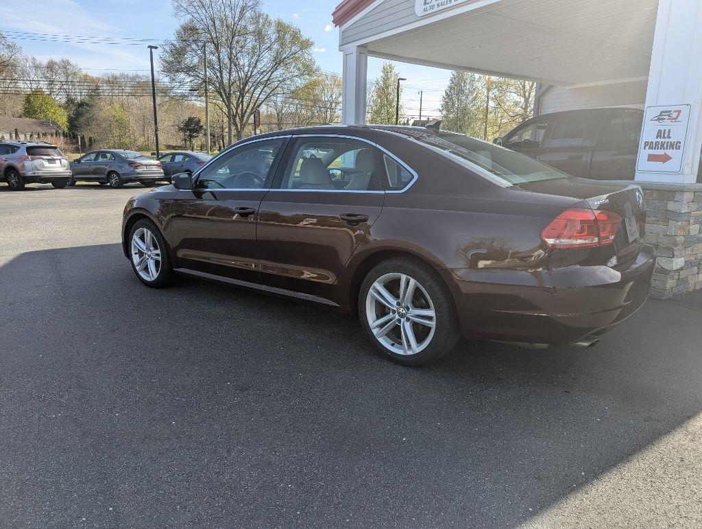 Volkswagen Passat 2.5L SE AT 2014