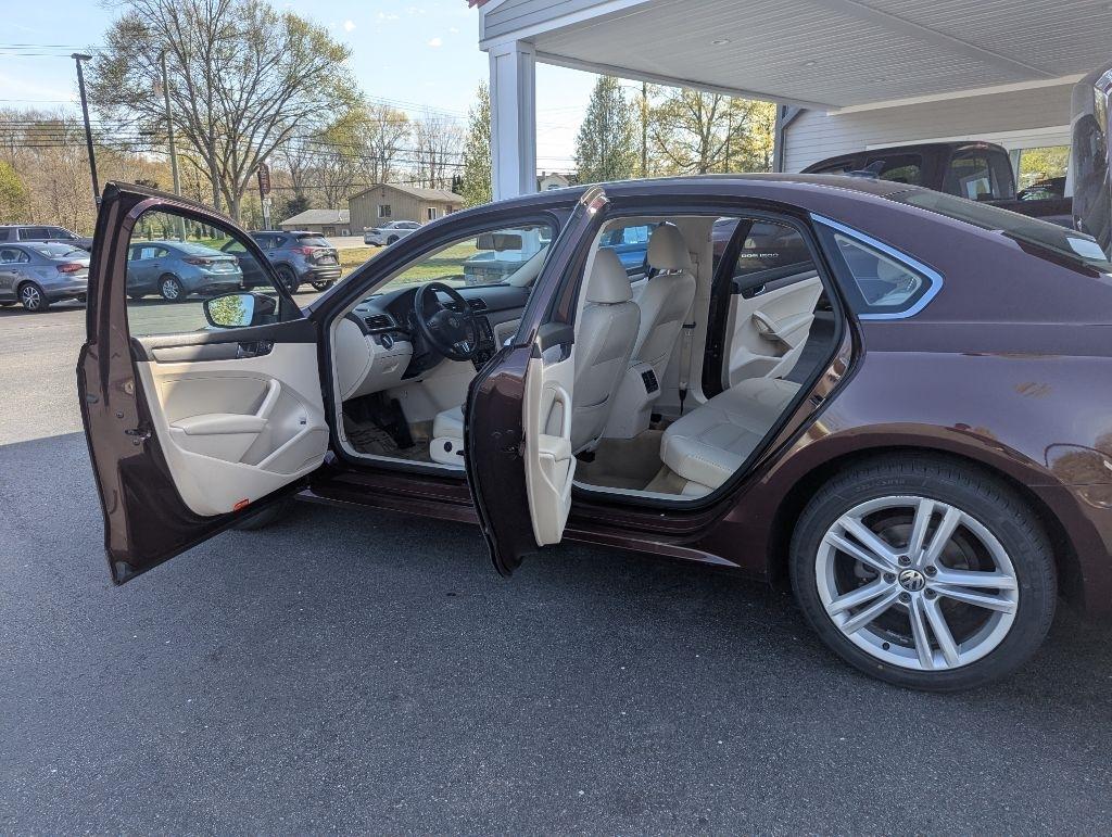 Volkswagen Passat 2.5L SE AT 2014
