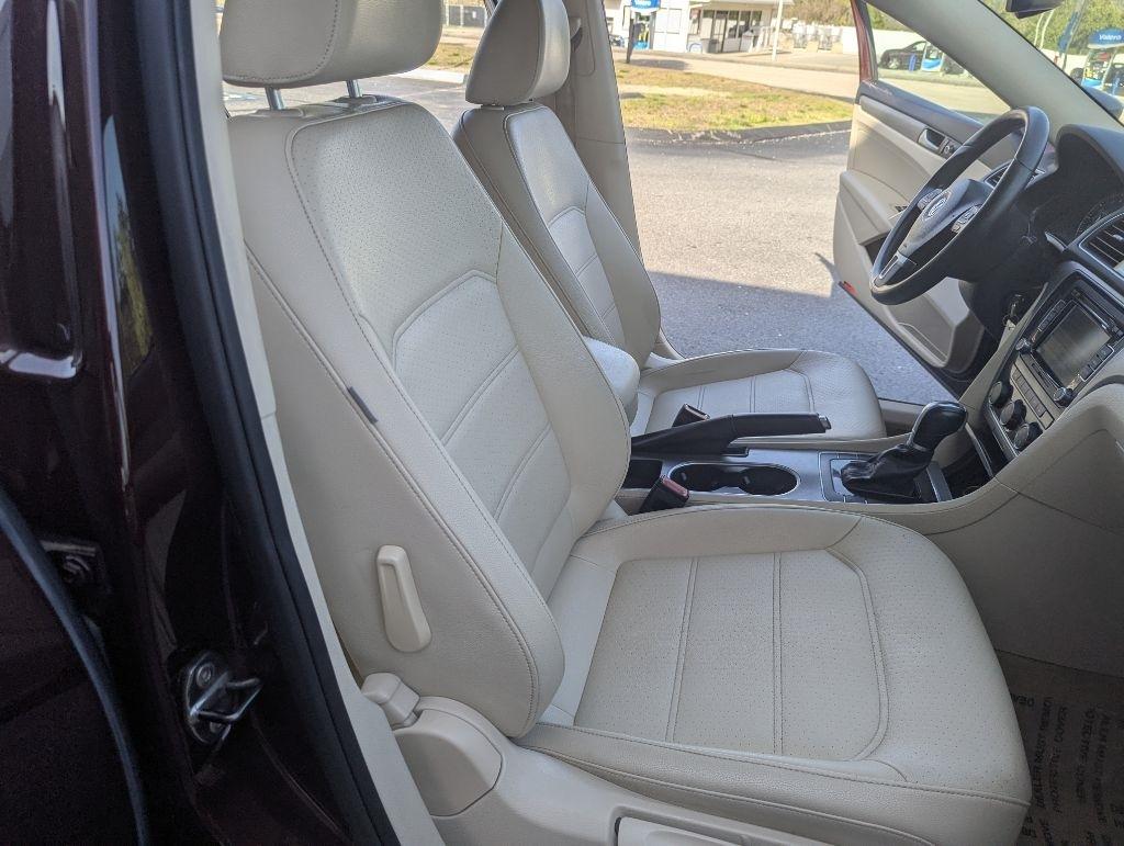 Volkswagen Passat 2.5L SE AT 2014