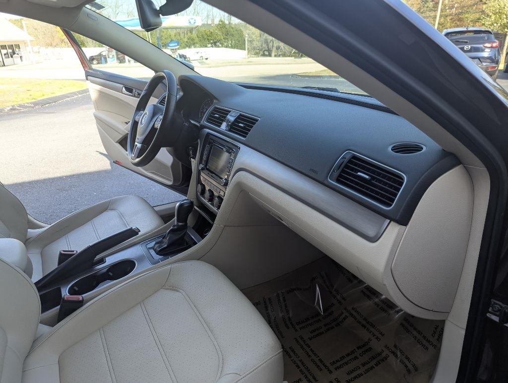 Volkswagen Passat 2.5L SE AT 2014