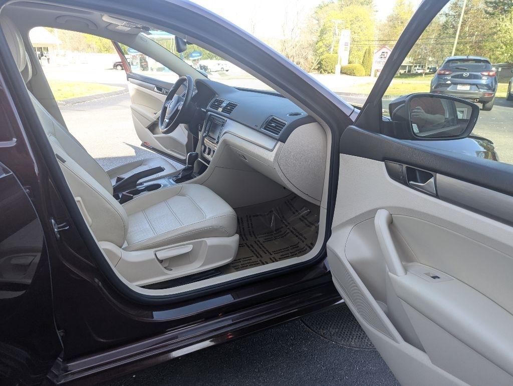 Volkswagen Passat 2.5L SE AT 2014