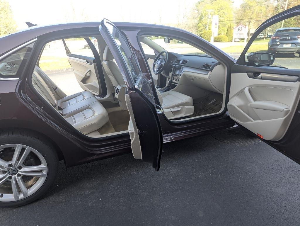 Volkswagen Passat 2.5L SE AT 2014