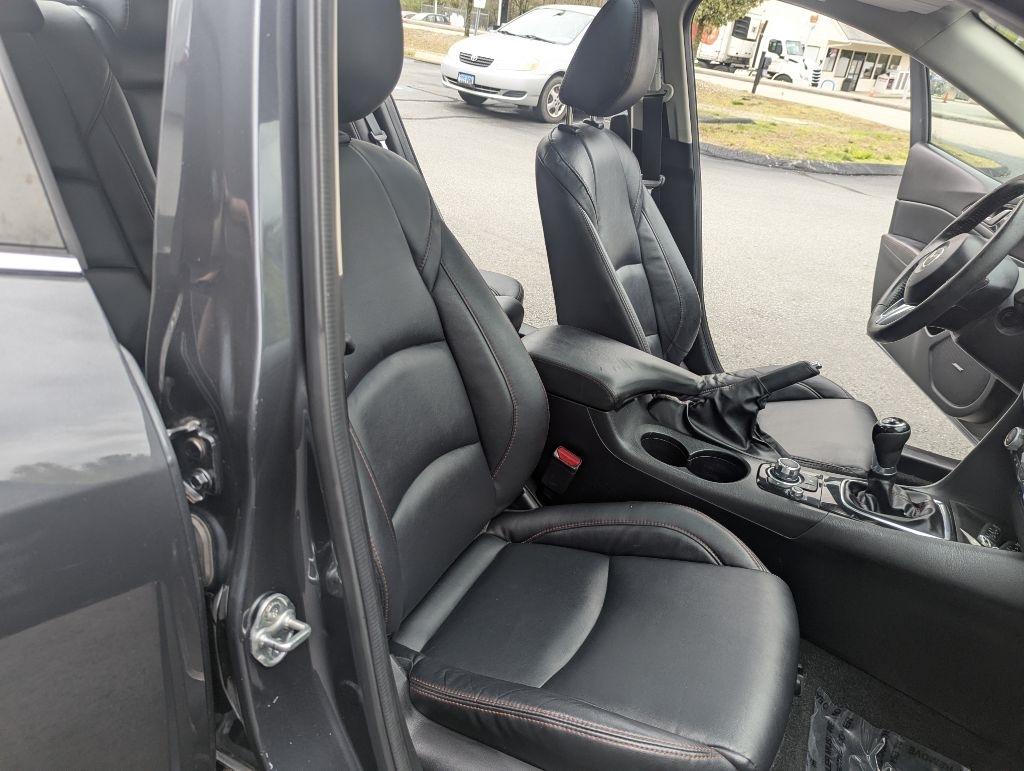 Mazda MAZDA3 I Grand Touring MT 4-Door 2014