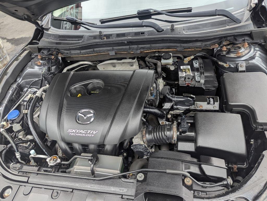 Mazda MAZDA3 I Grand Touring MT 4-Door 2014