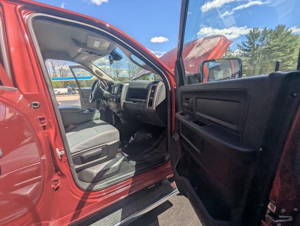 RAM 1500 Tradesman Quad Cab 4WD 2014