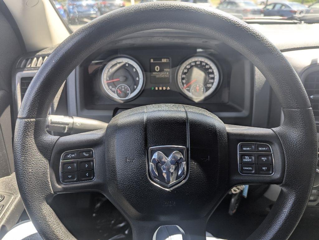 RAM 1500 Tradesman Quad Cab 4WD 2014